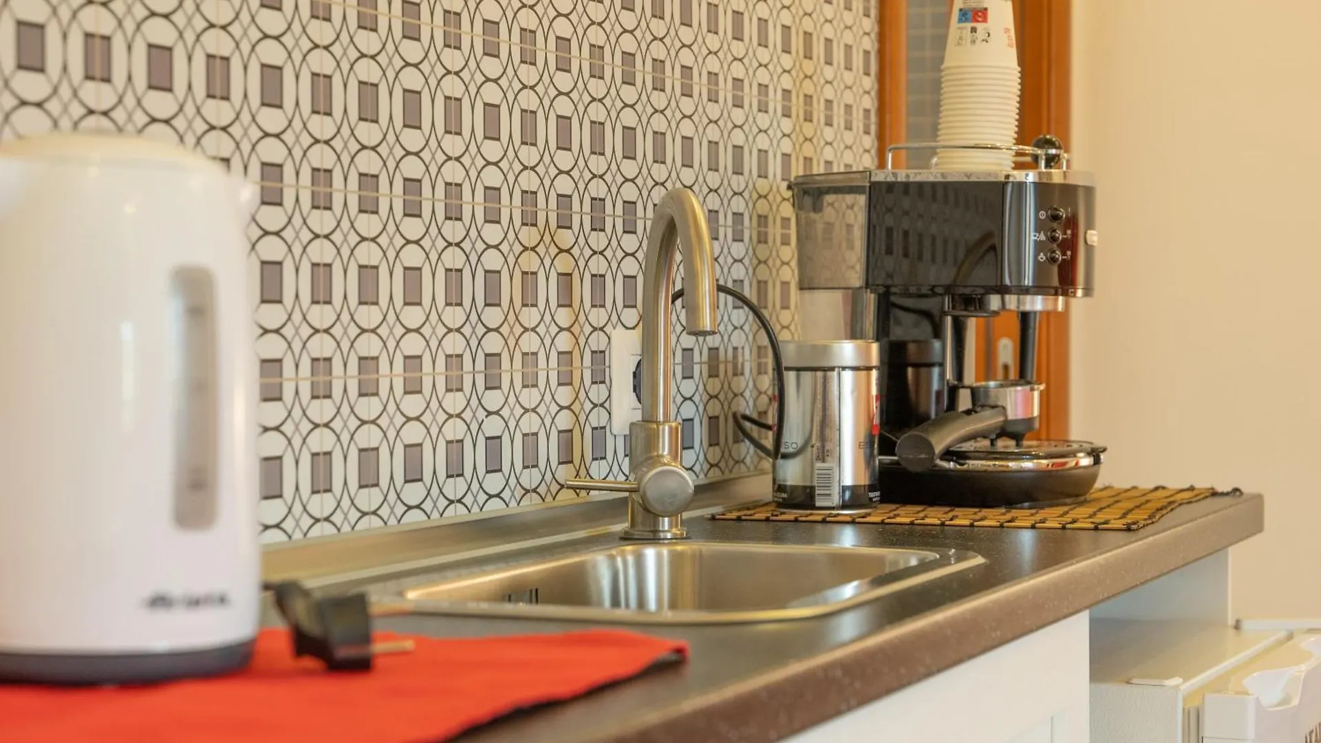 Kis Inn Affitacamere Guesthouse Rome 0*,  Italy